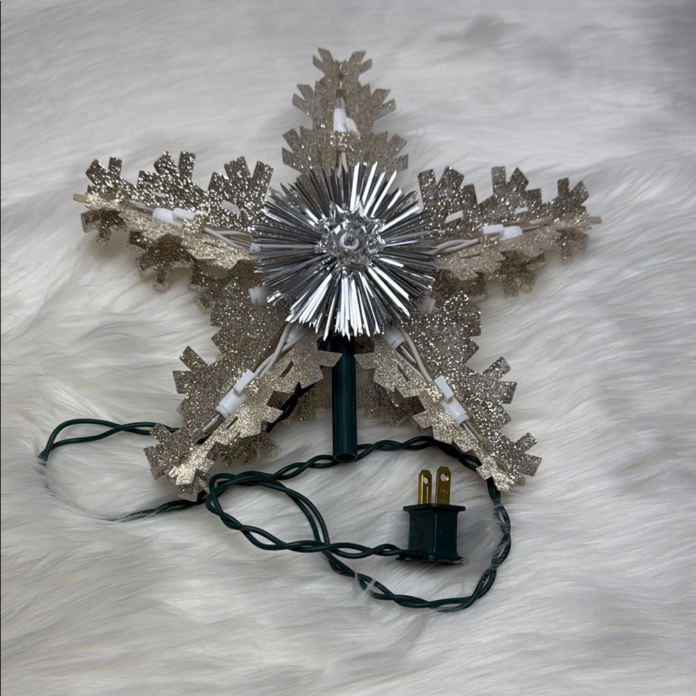 Silver Clear Lights Holiday Snowflake Star Tree Topper Decor